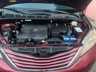A picture of 2015 Toyota Sienna LE