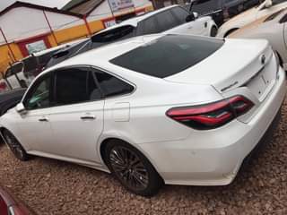 A picture of Toyota crown 2020