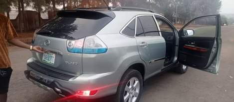 A picture of Lexus Rx 330