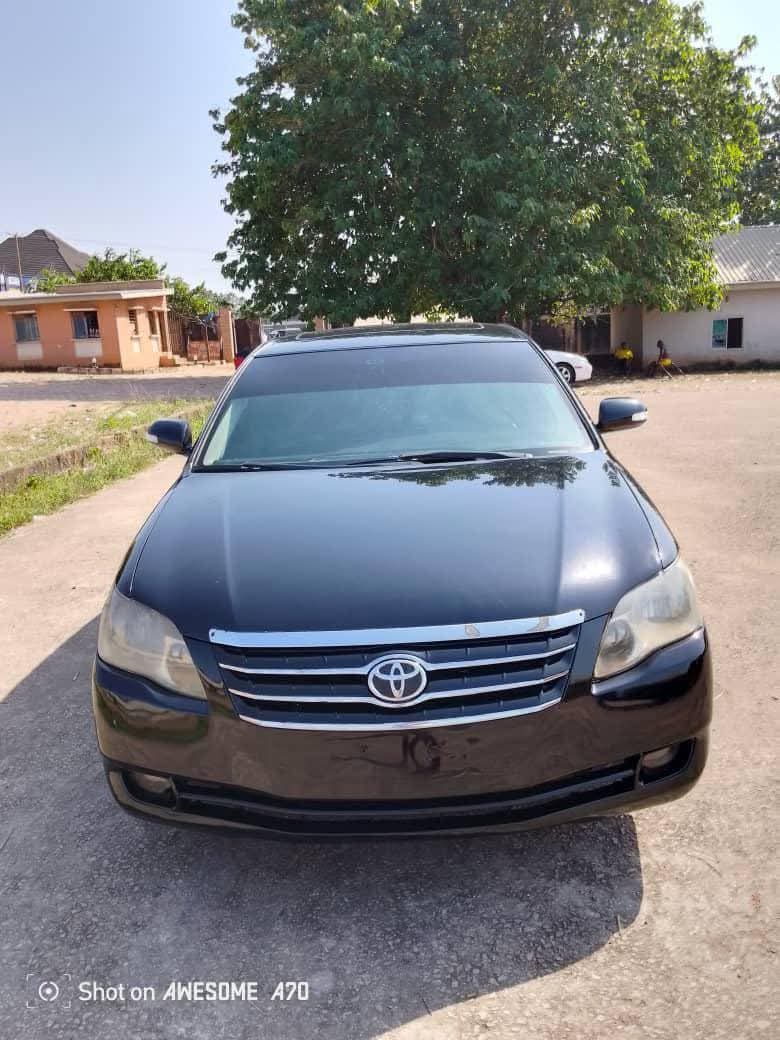 A picture of 2006 Toyota avalon