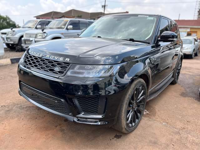 A picture of Range Rover Sport 2015 facelift Diesel 150M 0705176582.