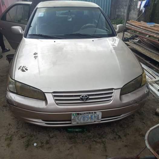 A picture of Toyota Camry 2.2 tiny light untampered engine and ac working