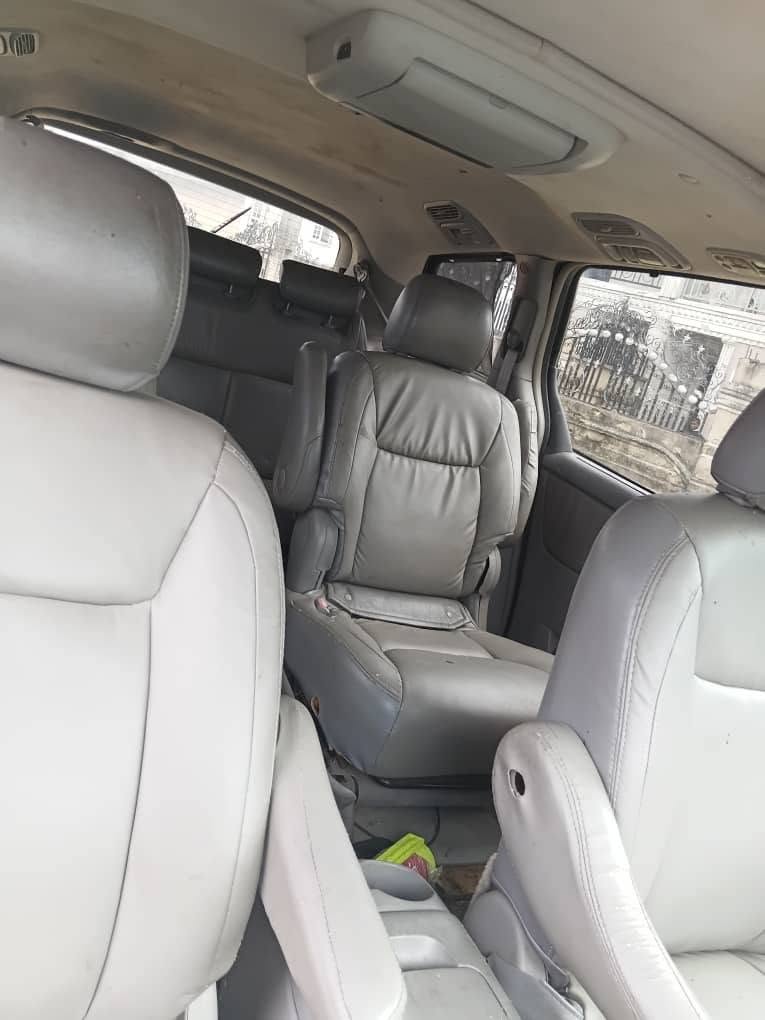 A picture of Toyota Sienna XLE 2007 few months registered