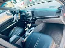 A picture of Brand Hyundai Model Santa Fe Pure first body Year 2010