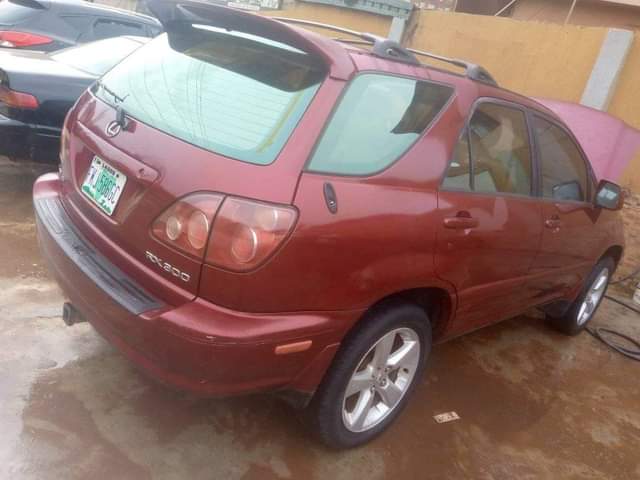 A picture of 2001 Lexus RX300