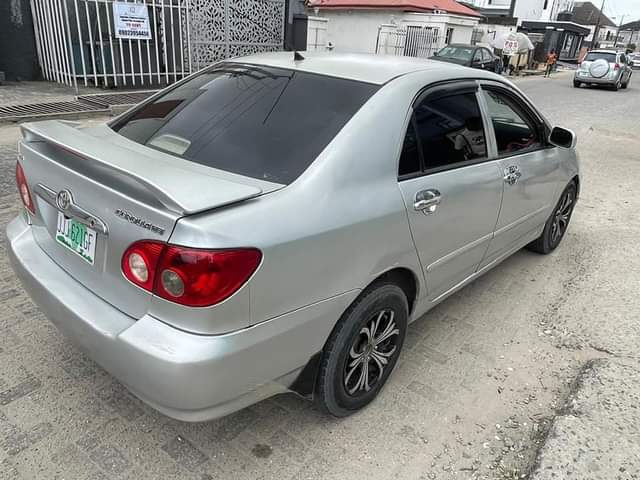 A picture of DEALER MARKET 2006 Toyota Corolla LE Flash on first body