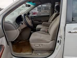 A picture of For sale Slightly used 2006 Toyota sienna XLE Full option