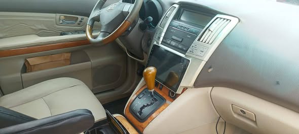 A picture of Neat rx330 Lexus 6 5m Warri Settle 200k