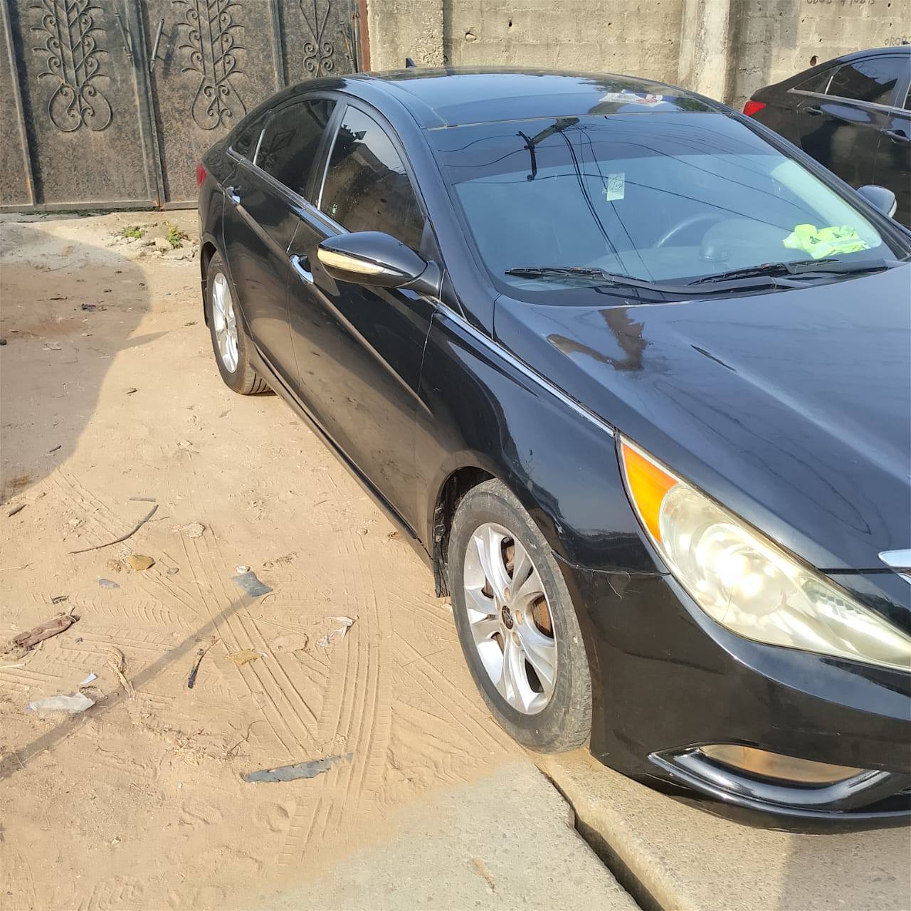 A picture of Awoof 2012 Hyundai sonata for sale