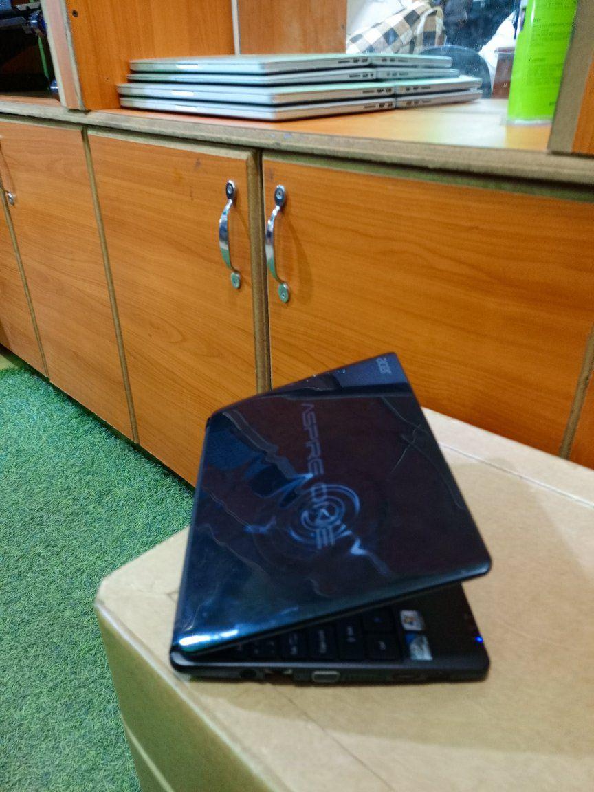 A picture of Acer min laptop call me or what s app 0702856458