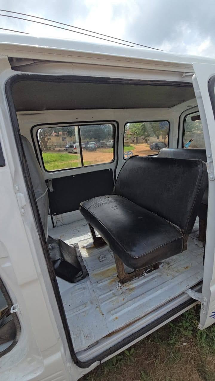A picture of Mini bus