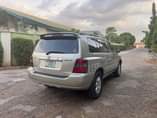 A picture of NEATLY USED TOYOTA HIGHLANDER 2004 MODEL PRICE 3 6M LOCATION