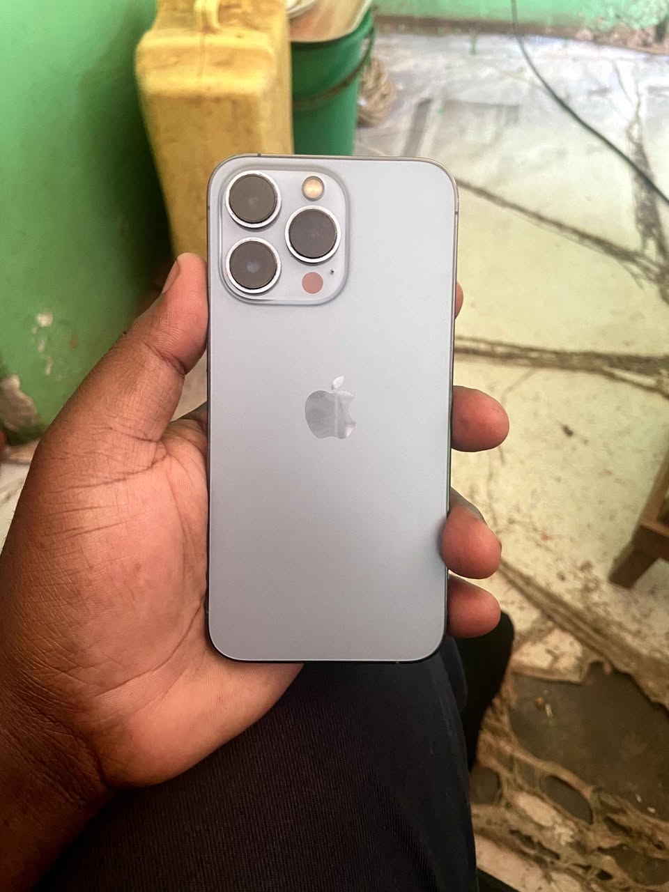 A picture of IPhone 13 pro