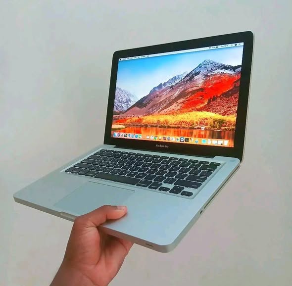 A picture of MacBook Pro 13 INAFAA KWA MATUMIZI YA GAMING GRAPHICS DESIGNING