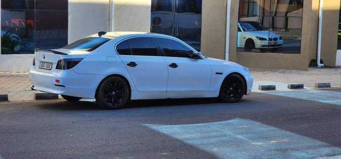 bmw 525i