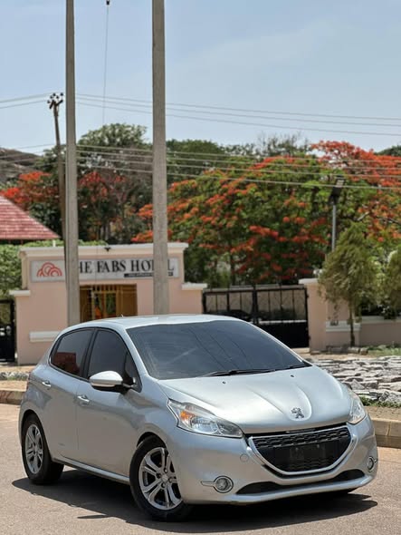 A picture of Belgium Standard Peugeot 208 Automatic Drive