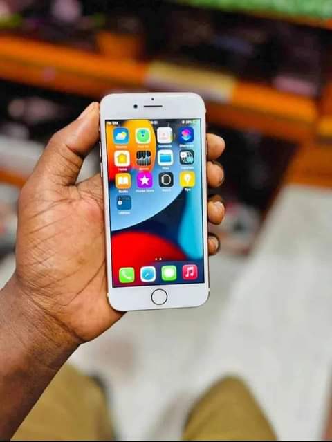 A picture of Iphone 7plus gb 128