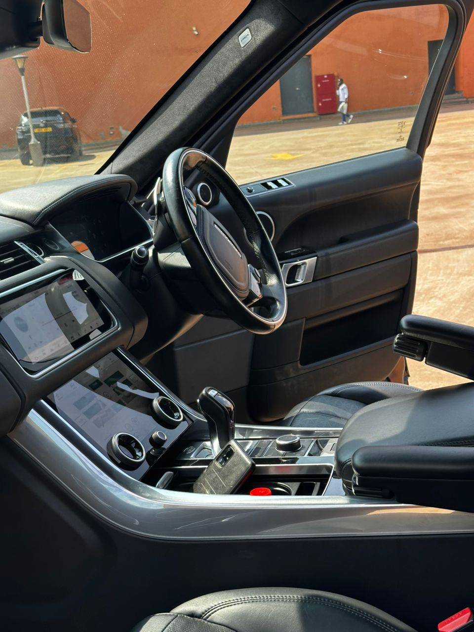 A picture of Range Rover sport