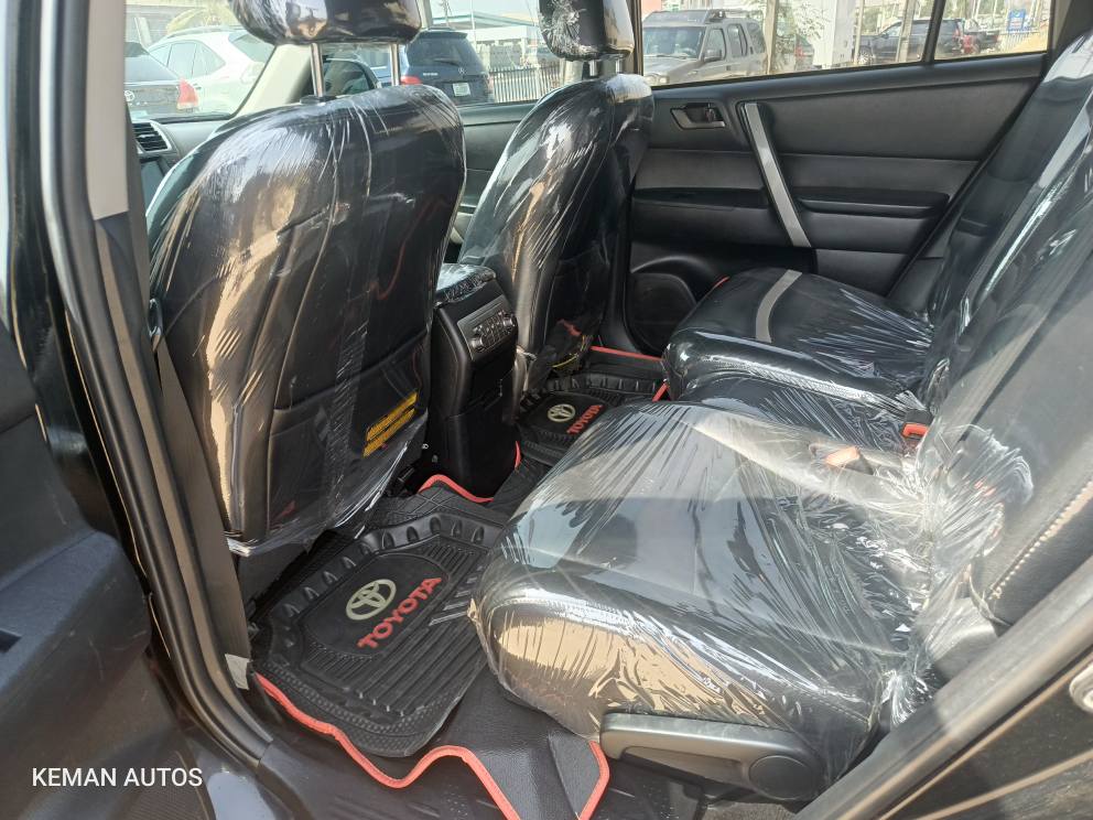 A picture of Toyota Highlander 2012 Upgraded