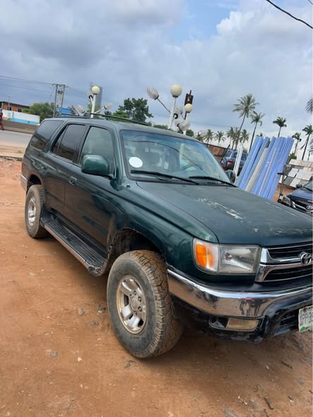 A picture of Toyota 4 Runner 2002
