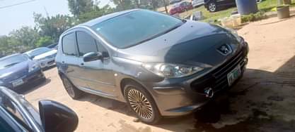 A picture of Peugeot 307 Automatic Engine Ac Android screen Buy and drive