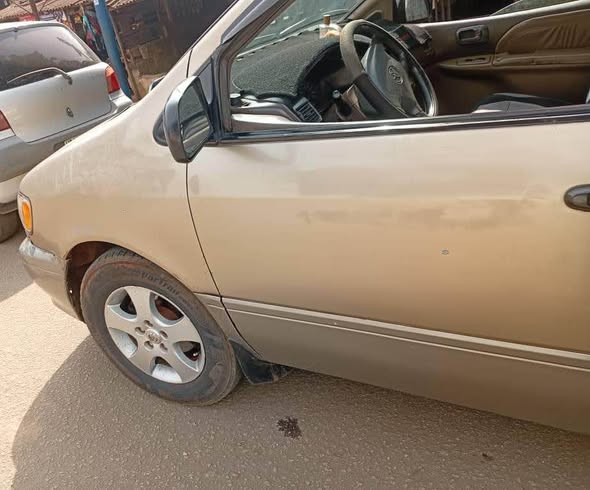 A picture of First body pan Toyota Sienna 2003 Model available with a