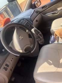 A picture of 2007 Toyota Sienna in very good condition sound engine gear