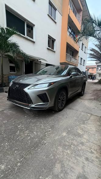 A picture of Lexus RX350