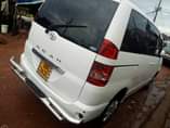 A picture of Toyota eeNoah 2005