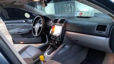 A picture of Volkswagen Jetta 2006 model 09077163389