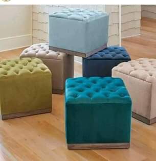 A picture of Sofa kali na za kisasa zinapatikana hapa