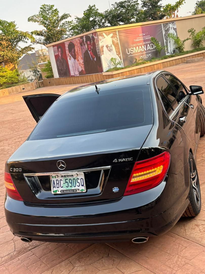 A picture of 2011 Mercedes Benz C300 2011