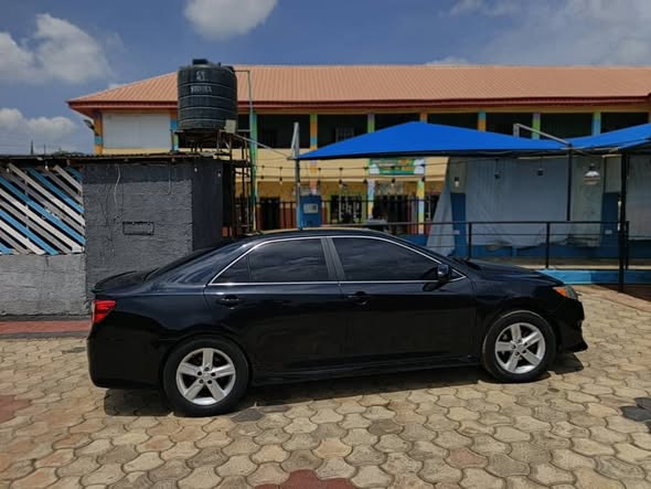 A picture of DIRECT 2014 TOYOTA CAMRY SE