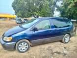 A picture of Toyota sienna