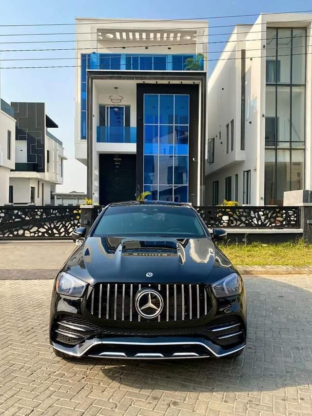 A picture of GLE 53 2022 TOKS