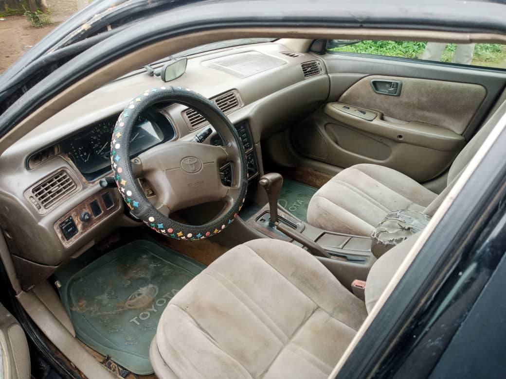 A picture of Toyota camry tiny light