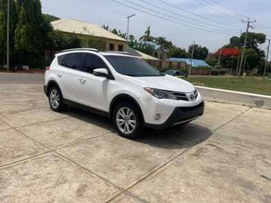A picture of NEATLY USED TOYOTA RAV4 2015 MODEL KEYLESS IGNITION WITH DUTY