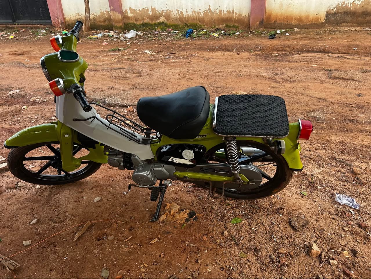 A picture of Honda cube