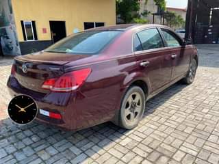 A picture of 2005 Toyota Avalon 2 4millions 2005