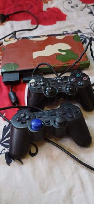 A picture of Nauza PS2 slim iko full waya zake pad 2 na