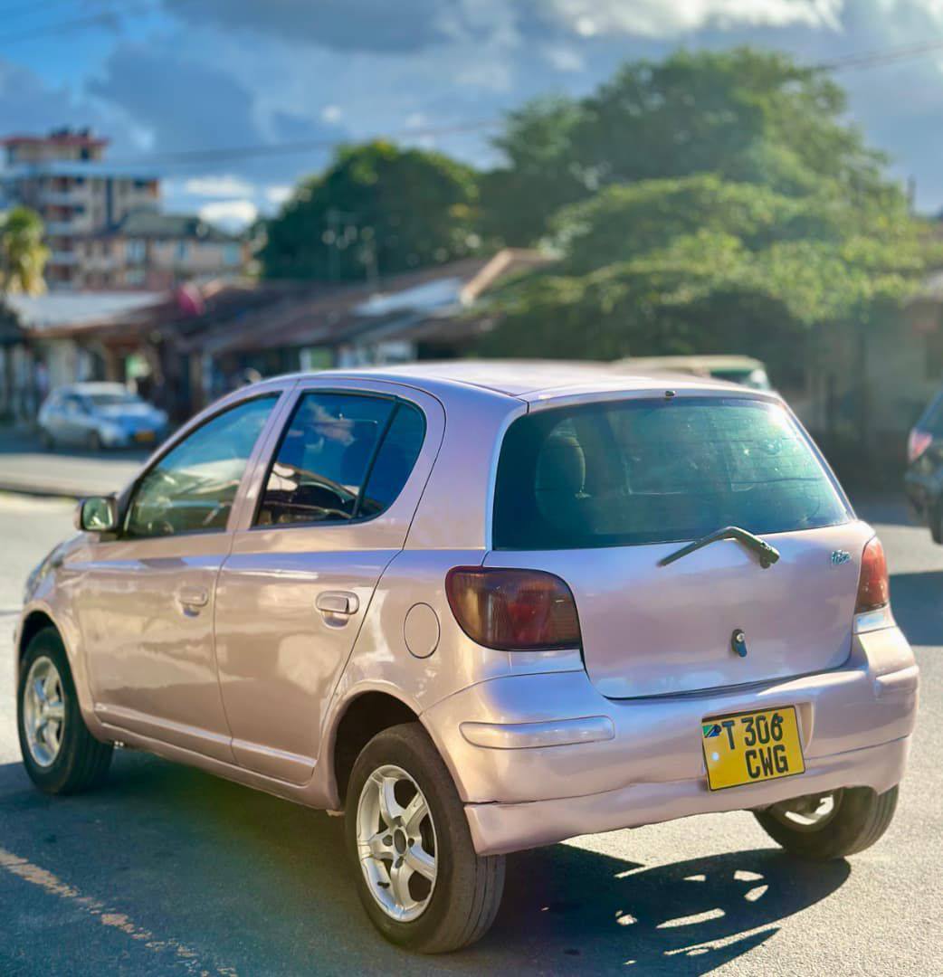 A picture of TOYOTA VITZ OLD 0682479781