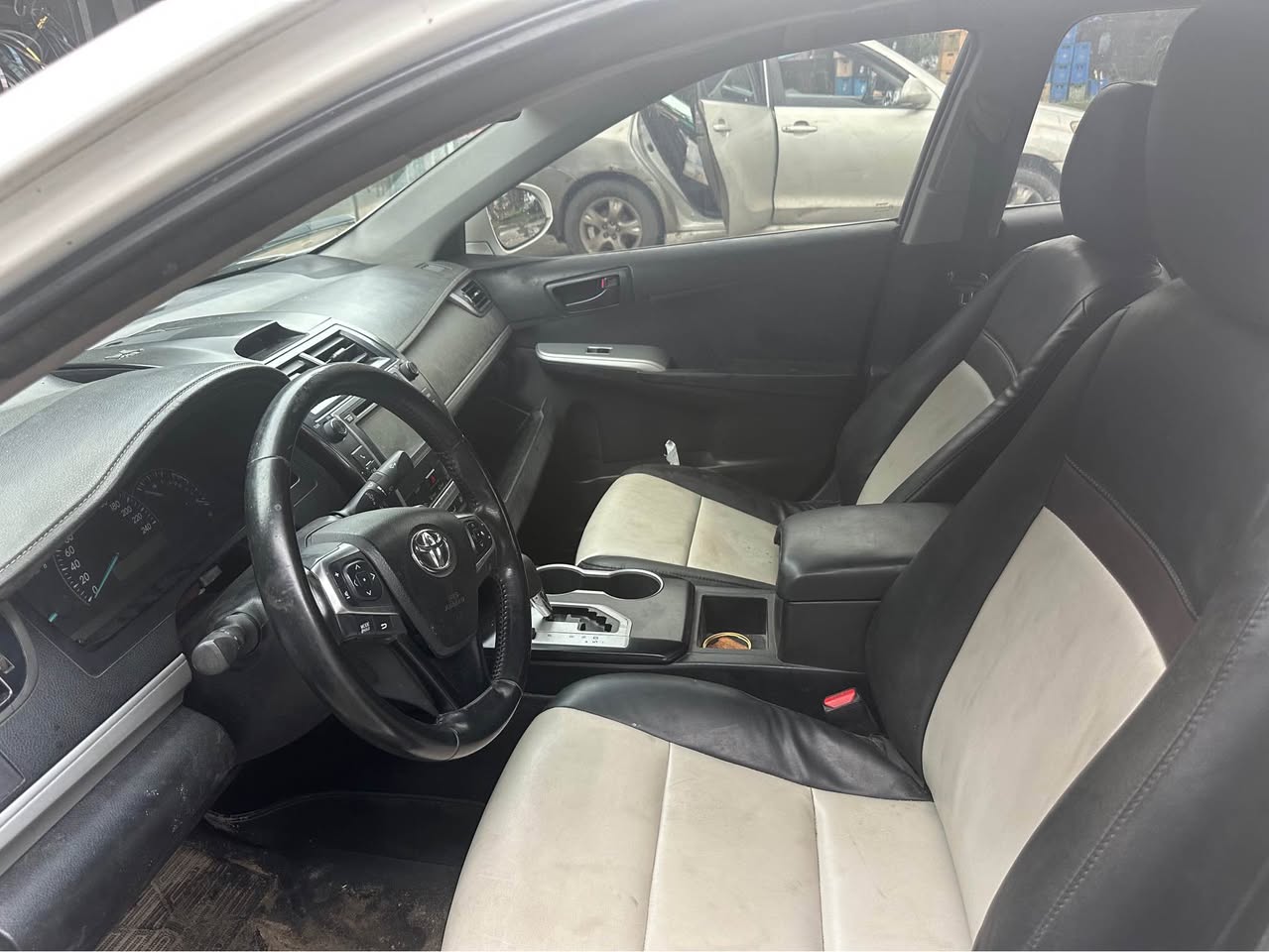 A picture of Toyota Toyota camry