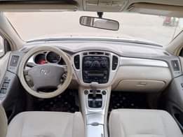 A picture of Toyota Highlander 2006 3 Seater Belgium Standard Everything working perfectly