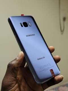 A picture of samsung galaxy s8