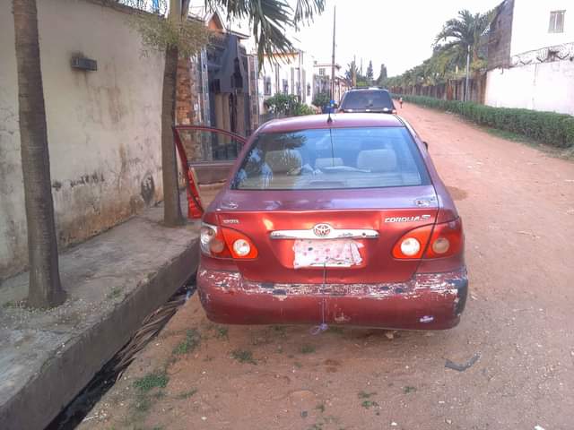 A picture of Toyota corrola 06