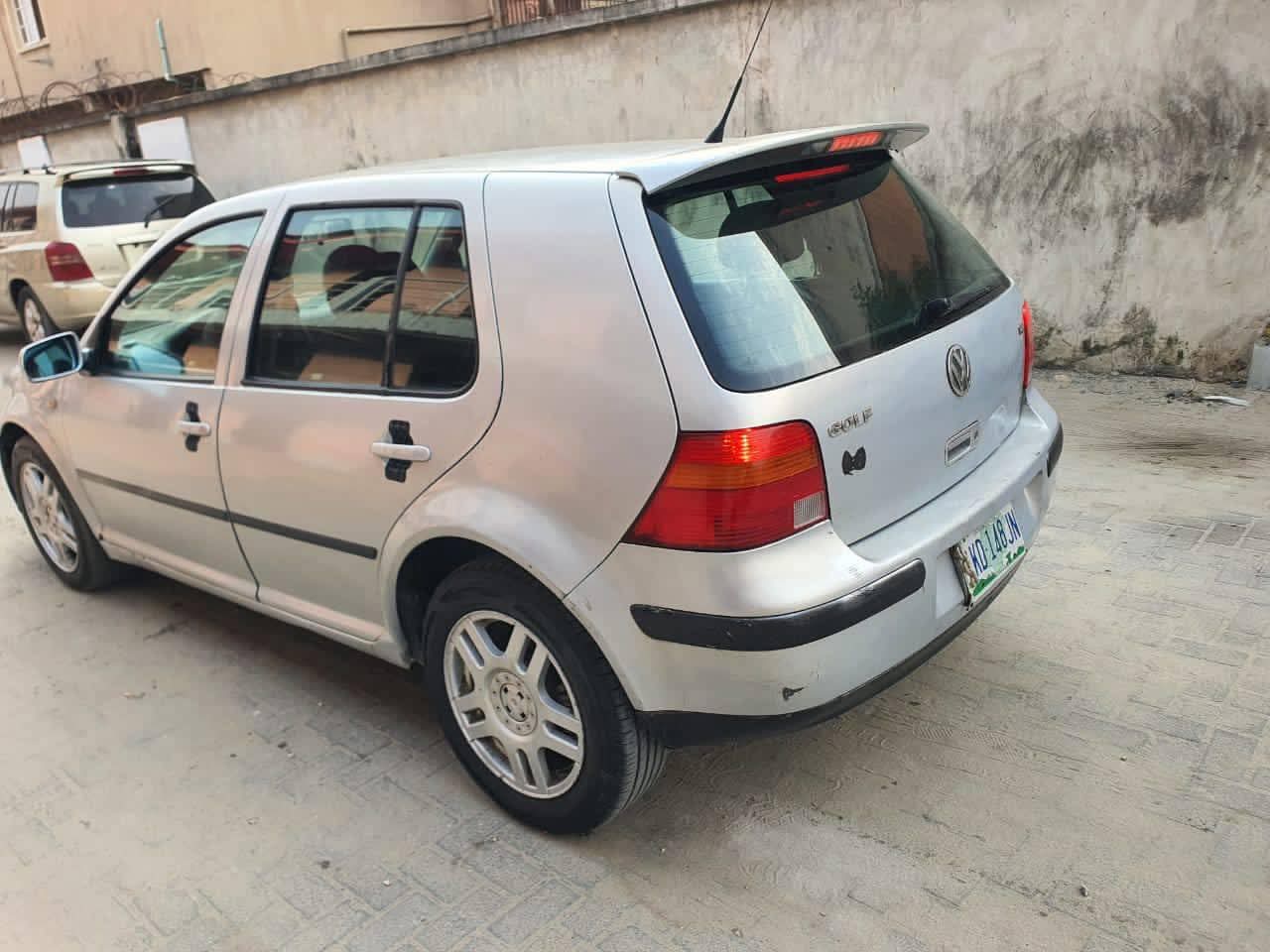 A picture of 2003 Volkswagen golf