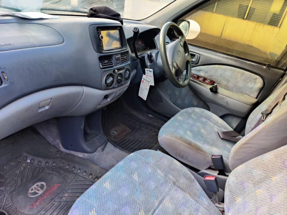 A picture of TOYOTA RAUM OLD
