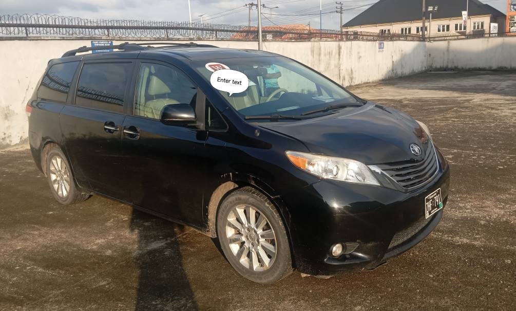 A picture of 2014 Toyota Sienna XLE AWD full Option and Foreign Used