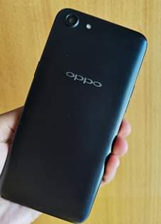 A picture of OPPO A83