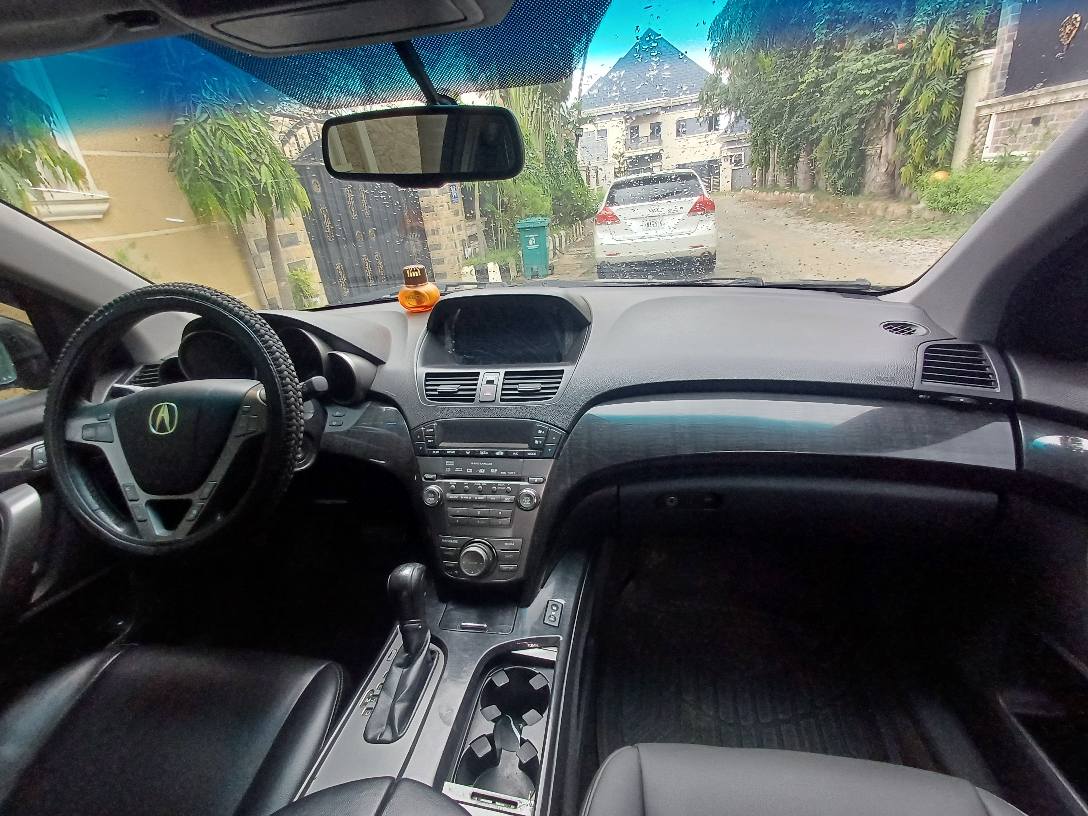 A picture of ACURA MDX